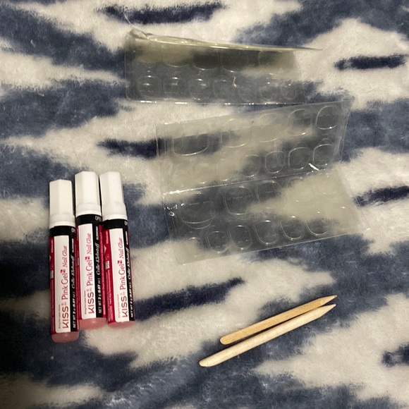 Press On Nails Bundle - Picture 10 of 10